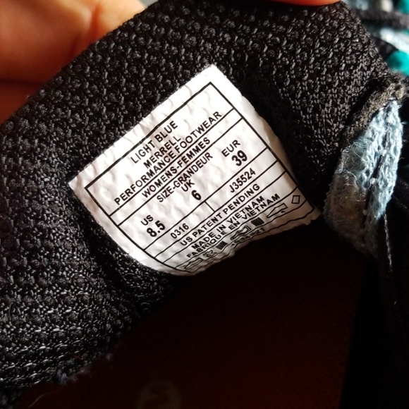 *SOLD* Merrell Hiking Shoes - Picture 4 of 4